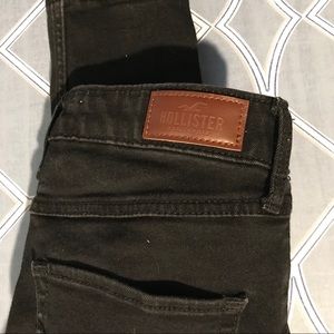 Hollister High Rise Super Skinny Jeans in Black